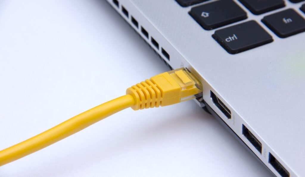 Câble Ethernet connecté à votre ordinateur